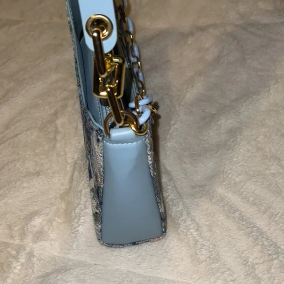 Floral crossbody - Picture 5 of 5